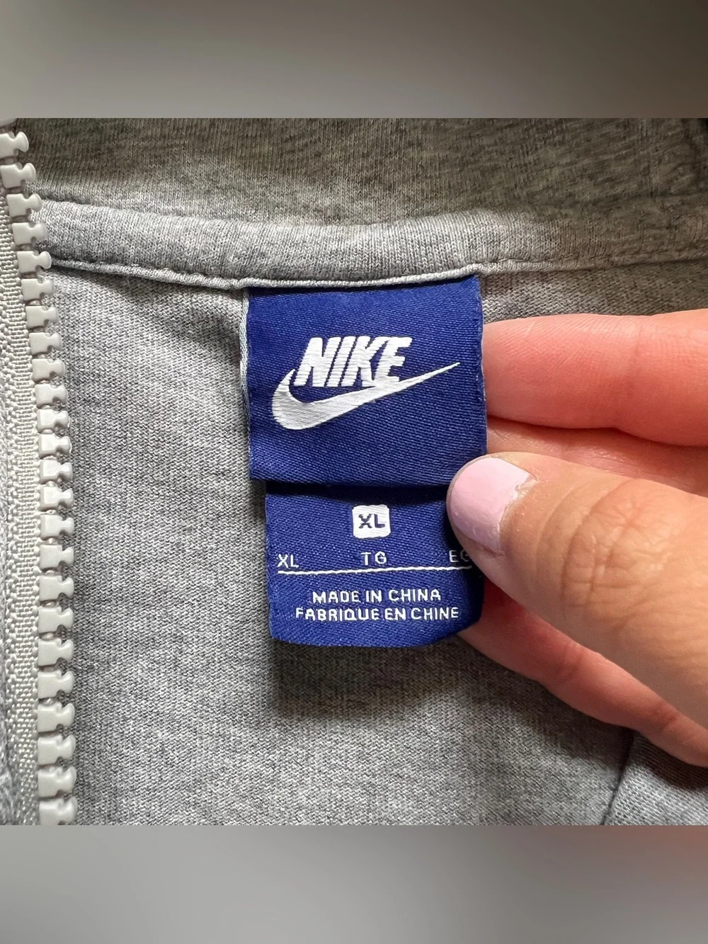 Nike Full Zip Hoodie Sporty Athleisure Outdoor Hiking Gym Running Unisex Sz XL